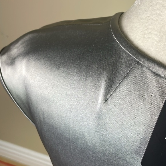 NWT St John sleeveless satin blouse size S - Picture 4 of 9